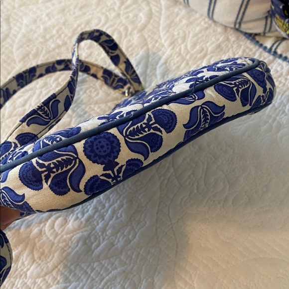 Vera Bradley bundle of small crossbody and shoulder tote bag - Picture 4 of 14